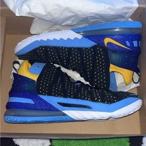 NIKE LEBRON 18s LAKERS DYNASTY